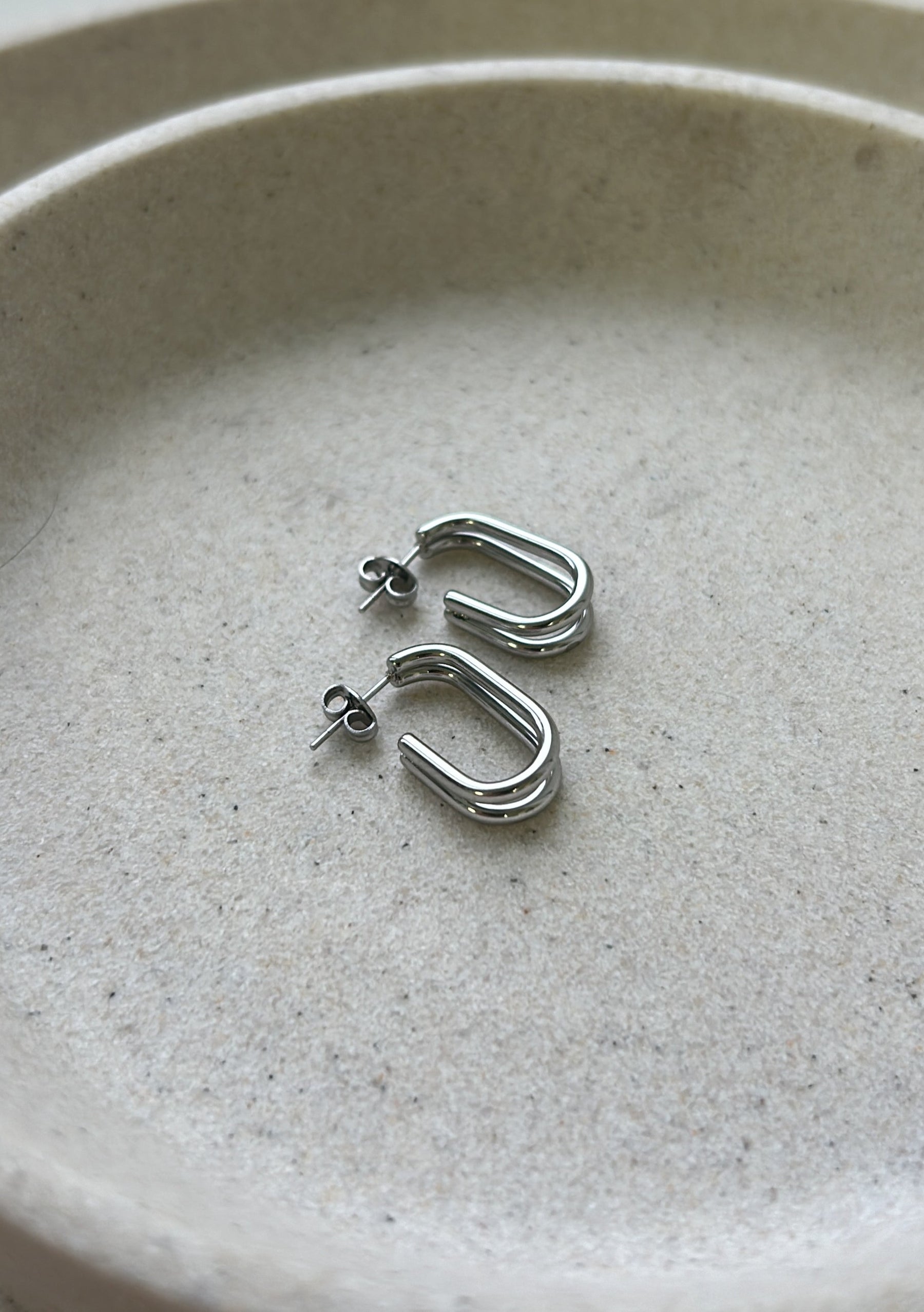 Elisia Stud earrings