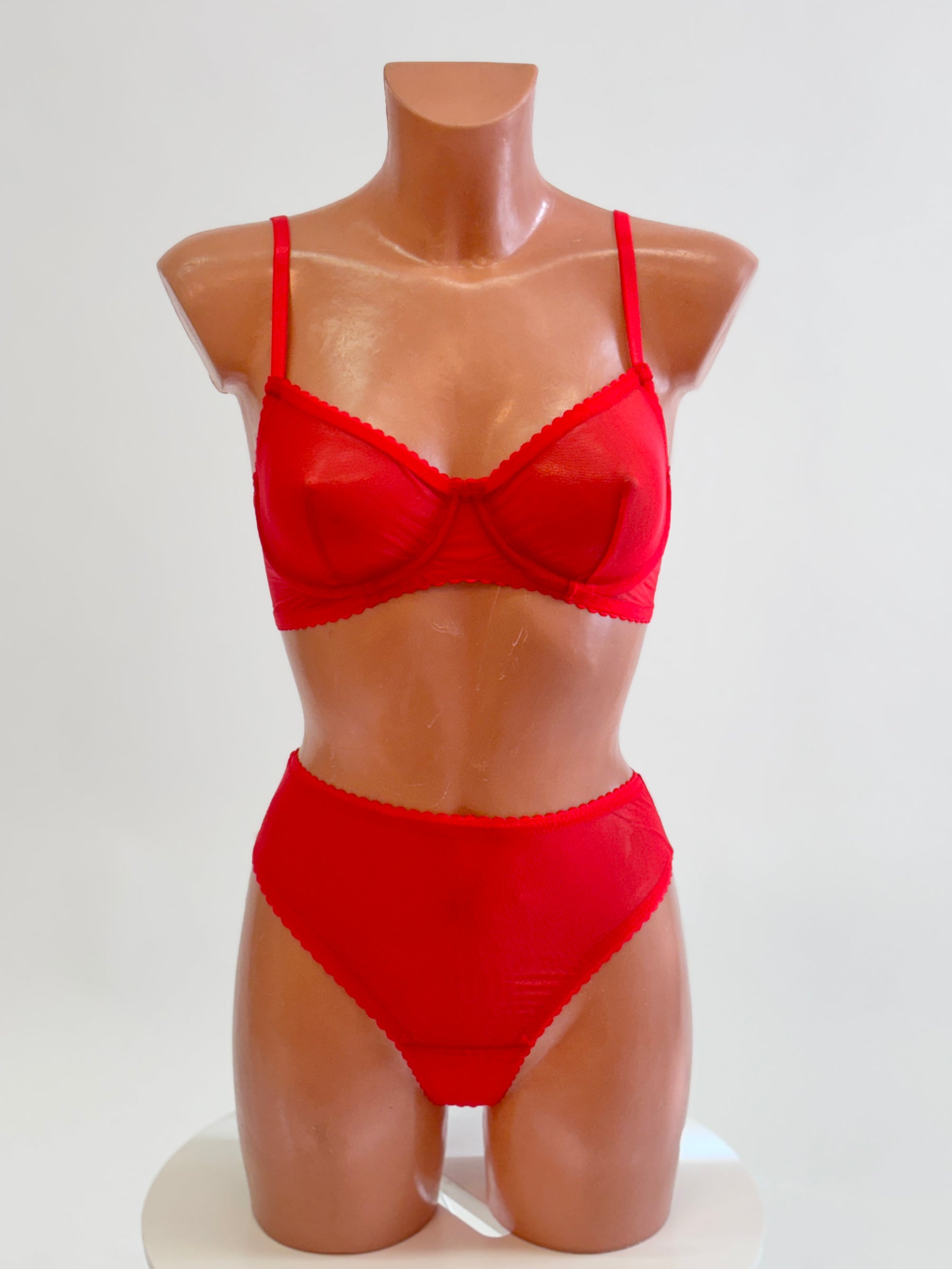 "Red Bella" krūšturis