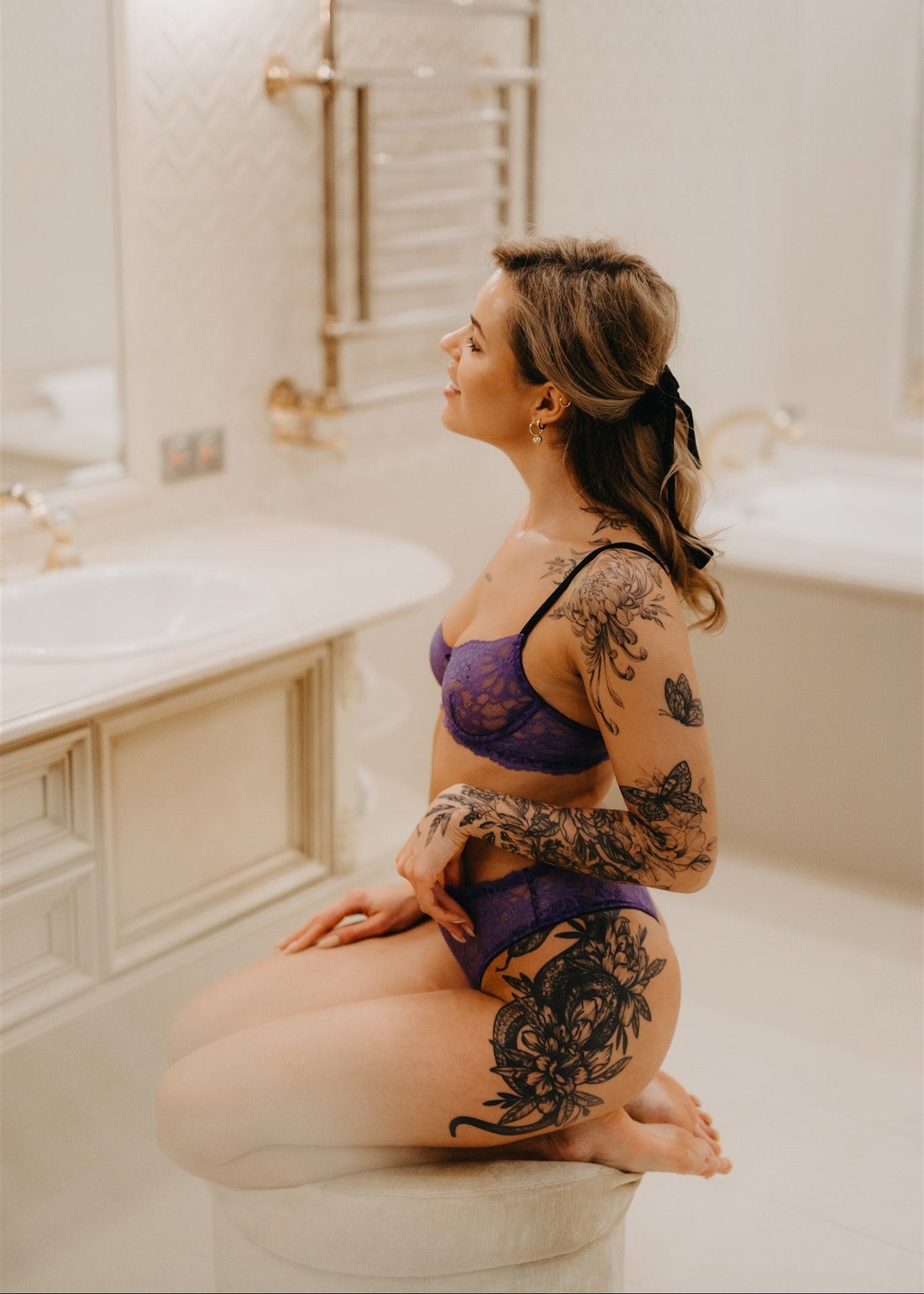 "Lavanda" lillā mežģīņu stīpiņū krūšturis.