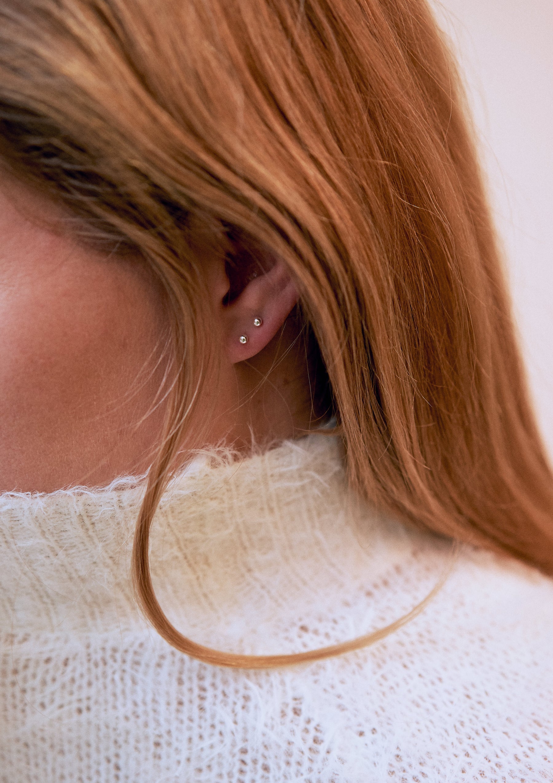 Spīdīgi mazi sudraba auskari (dažādi veidi)