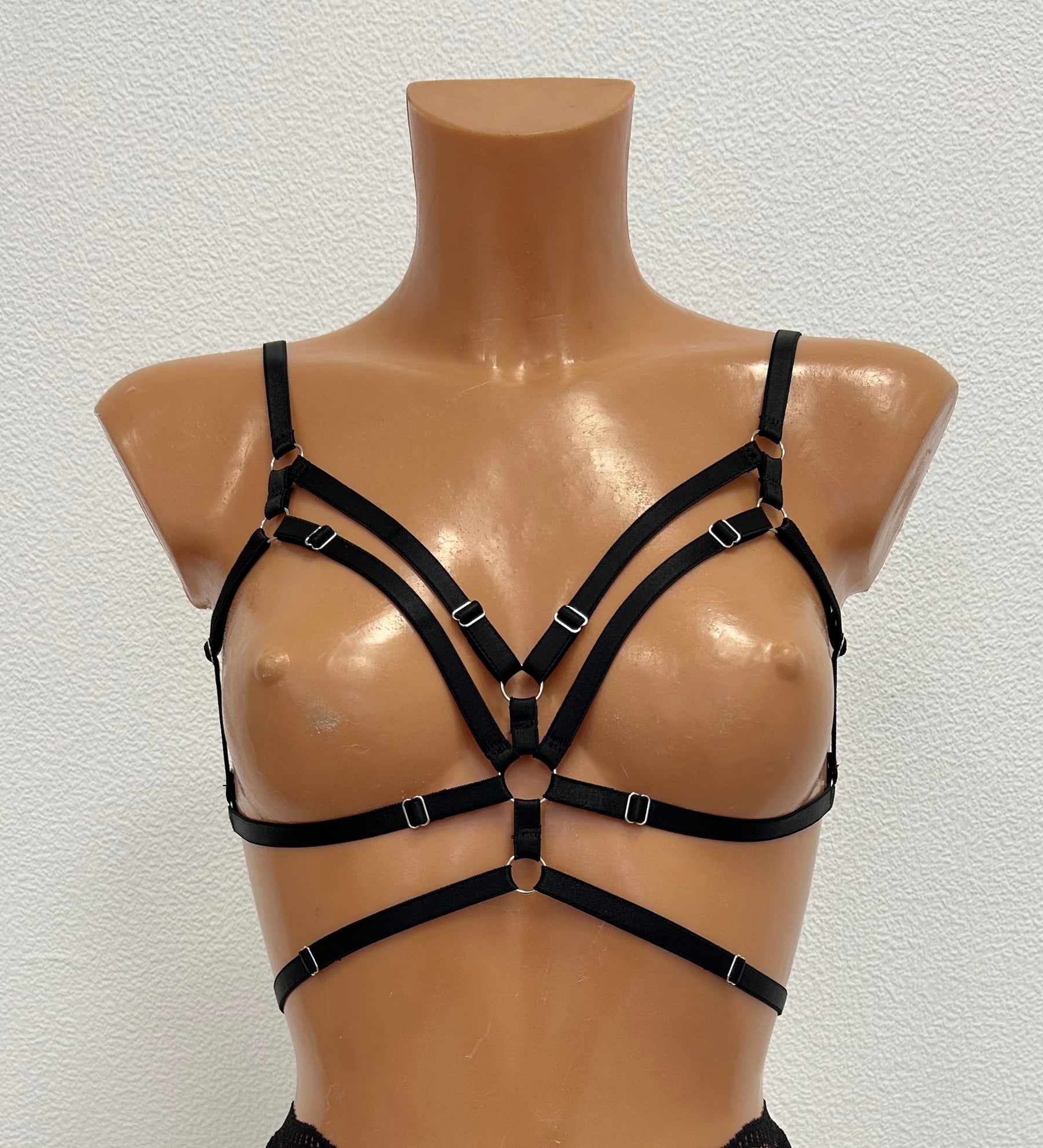 "Sweetheart" bondage bra