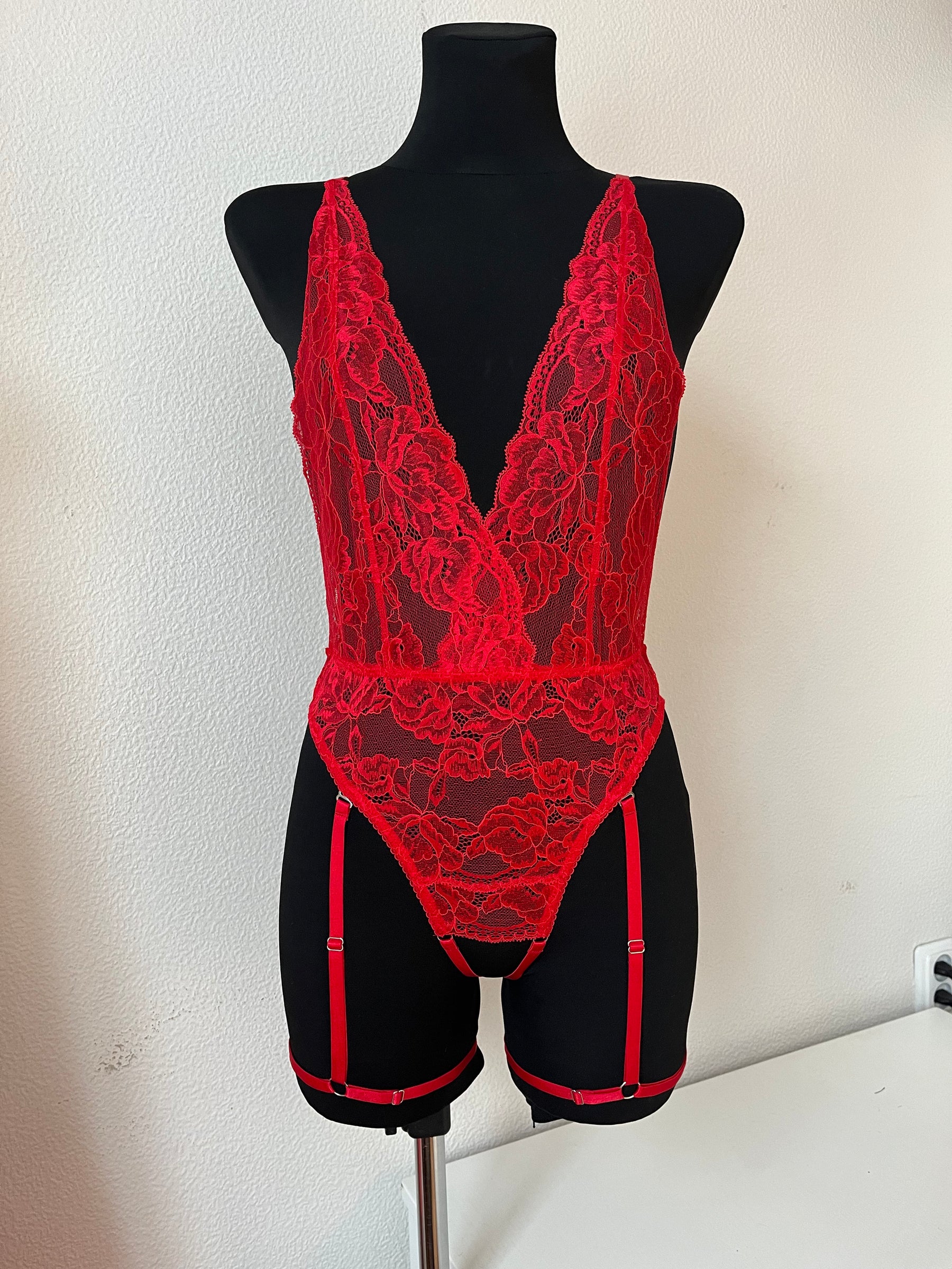 "Kinky Sage" bezgrīdas bodijs