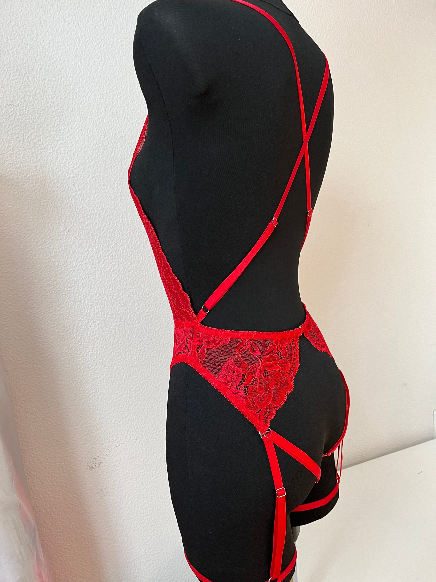 "Kinky Sage" bezgrīdas bodijs