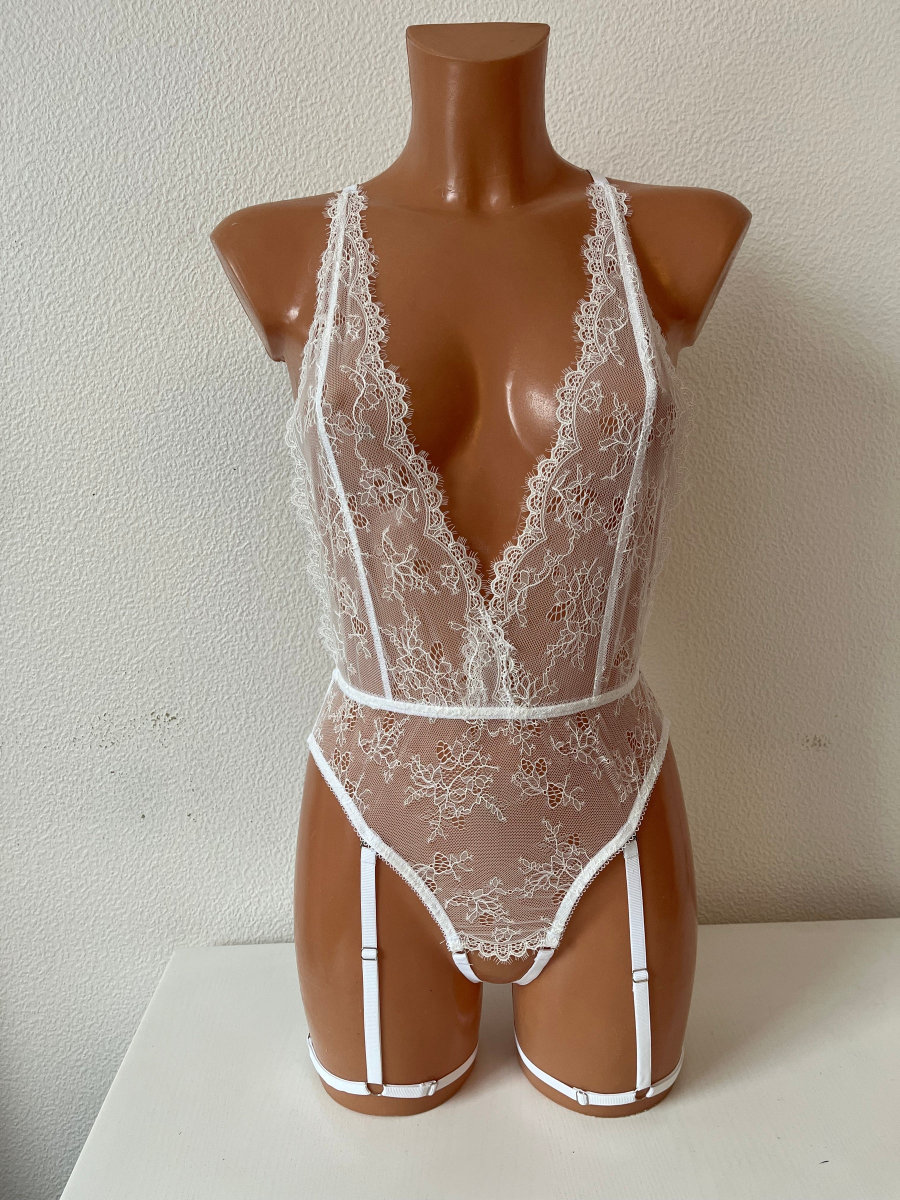 "Kinky Sage" bezgrīdas bodijs