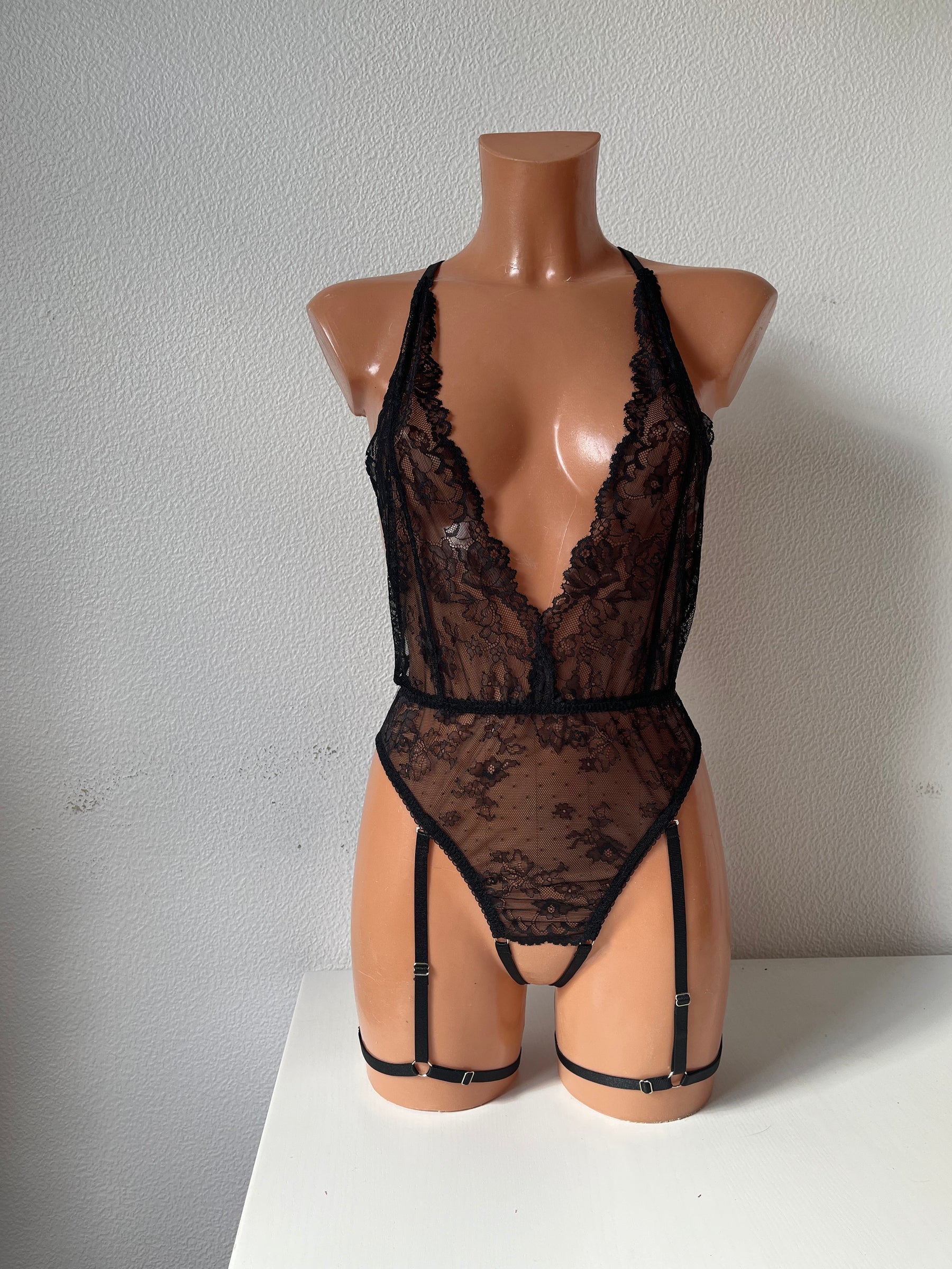 "Kinky Sage" bezgrīdas bodijs