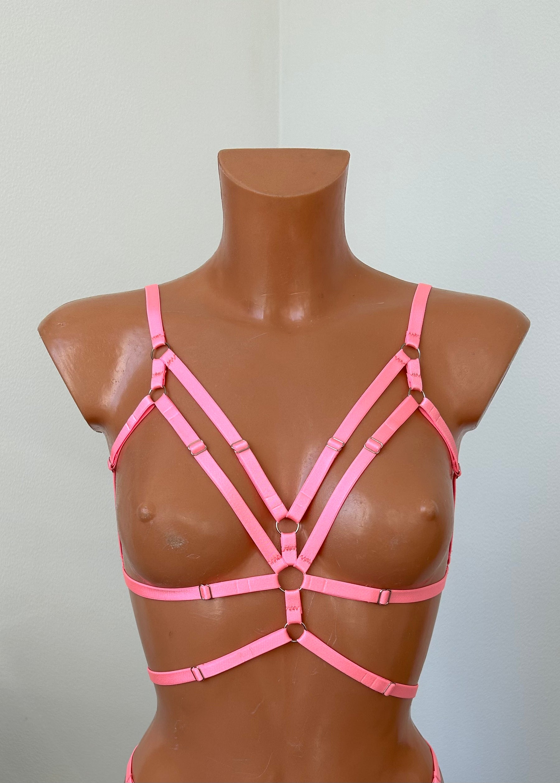 "Sweetheart" bondage bra