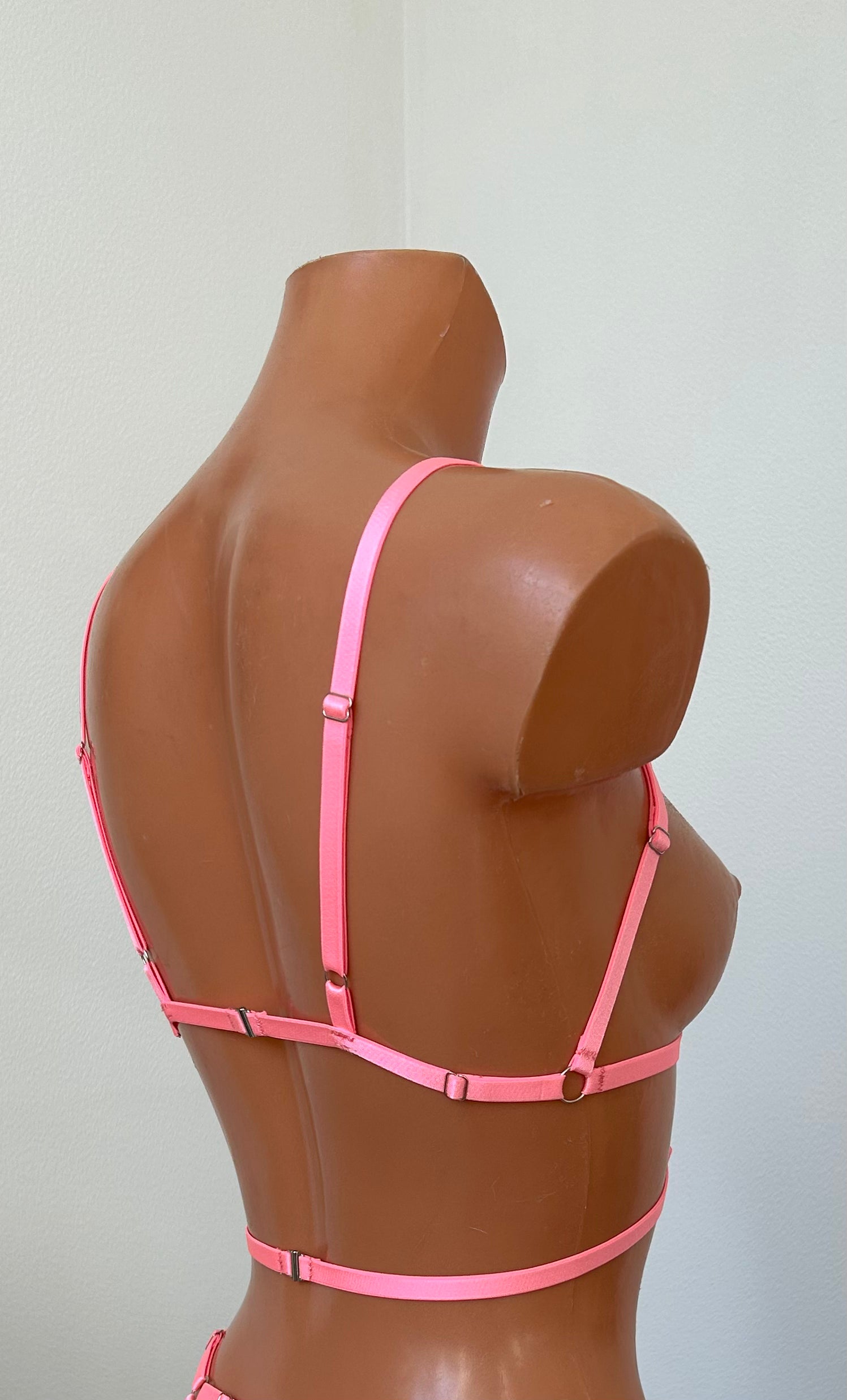 "Sweetheart" bondage bra