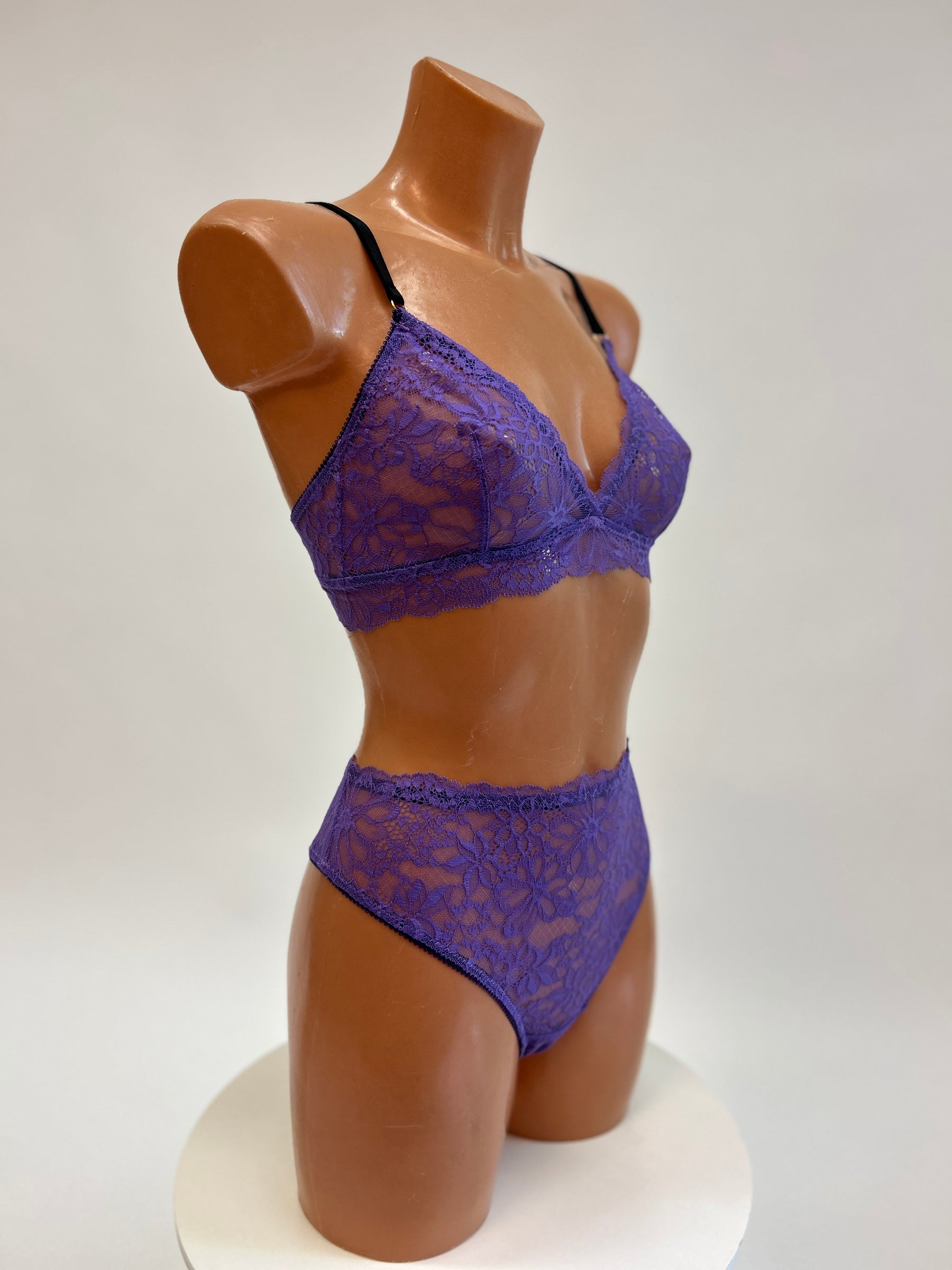 "Lavanda" purple lace lingerie set