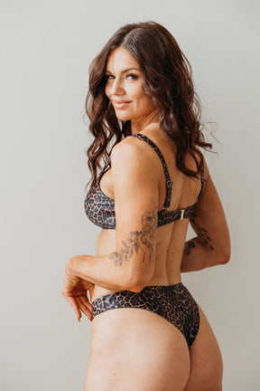 Aura Leo Top