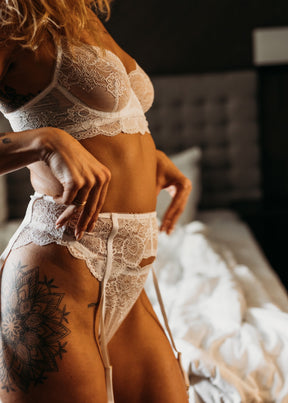 White, lace garter belt