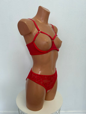 "Lust" lingerie set