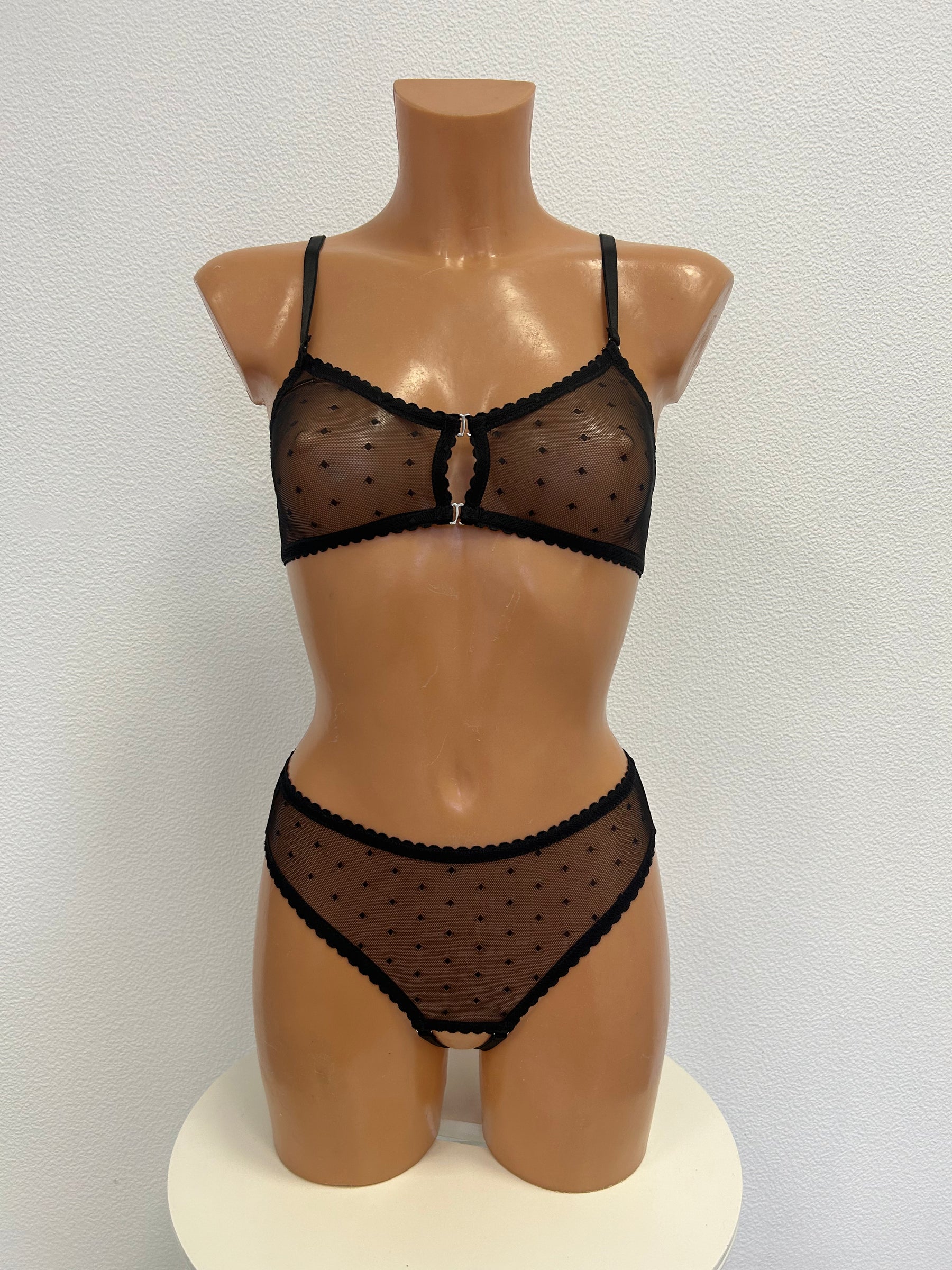 "Sensual" lingerie set