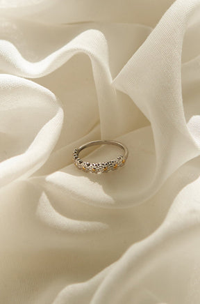 Daisy ring