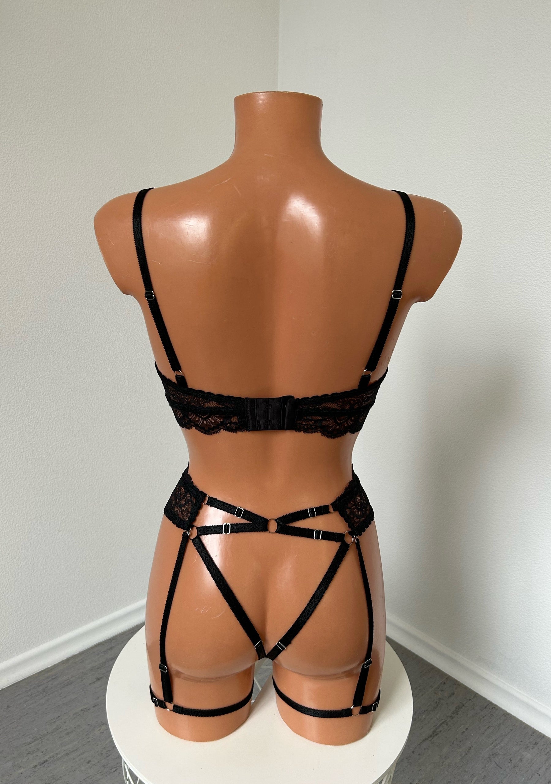 "Temptation" lingerie set